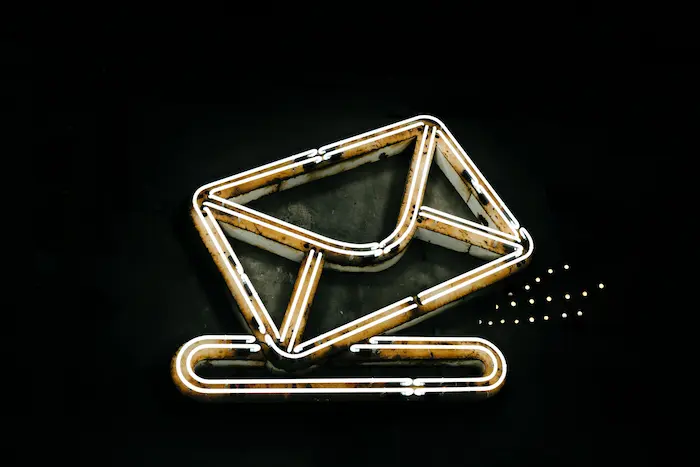 Implementa estrategias de email marketing internacional